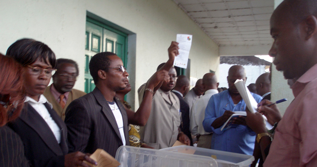 ¿Quiénes quieren votar en Guinea Ecuatorial?,   por Juan Tomás Ávila Laurel.