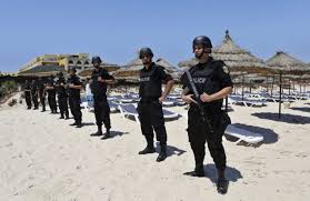 Túnez hace alarde de su seguridad costera un año después de la matanza en la playa