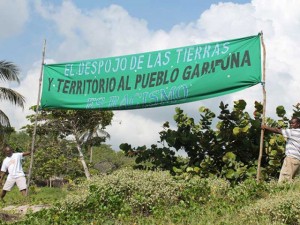 Protesta  garífuna   – Integrante de partido neonazi, actual Presidente del Comité de las Ciudades Modelo en Honduras.