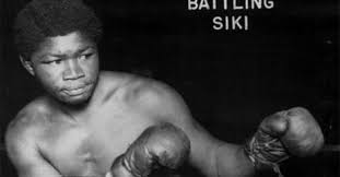 El día que… Baye Fall “Siki” se convirtió en el primer africano campeón del mundo de boxeo