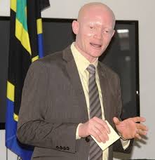 El ministro albino del gobierno de Tanzania