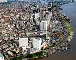 Lagos, una de las ciudades más dinámicas del mundo, se hunde en las aguas