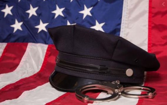 El complejo equilibrio de lealtades que sufren los policías afroamericanos en Estados Unidos