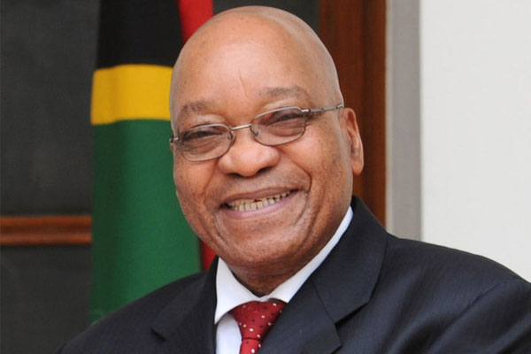 Jacob Zuma, acusado por fraude y pastor honorario