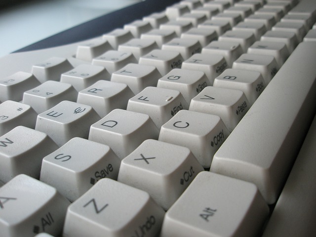 keyboard-122729_640.jpg