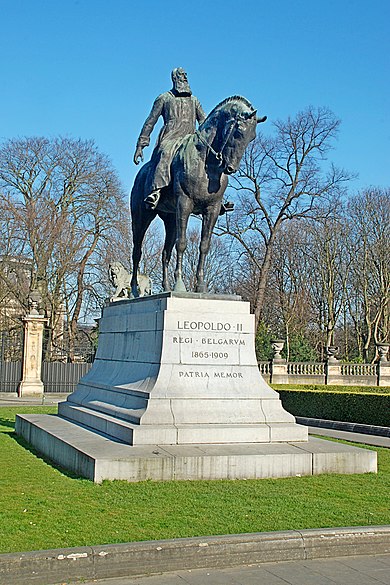 leopoldo_ii_estatua.jpg