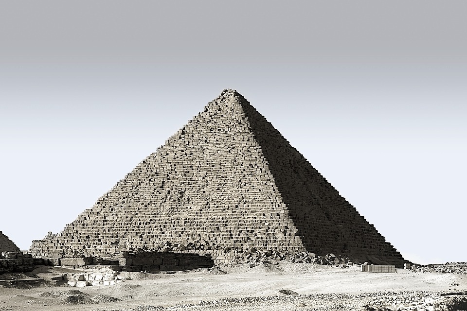 pyramid-3478575_960_720.jpg