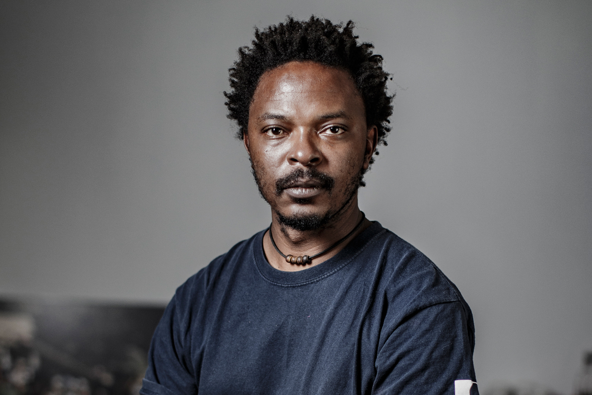 El artista congoleño Sammy Baloji quiere reactivar la memoria del arte africano