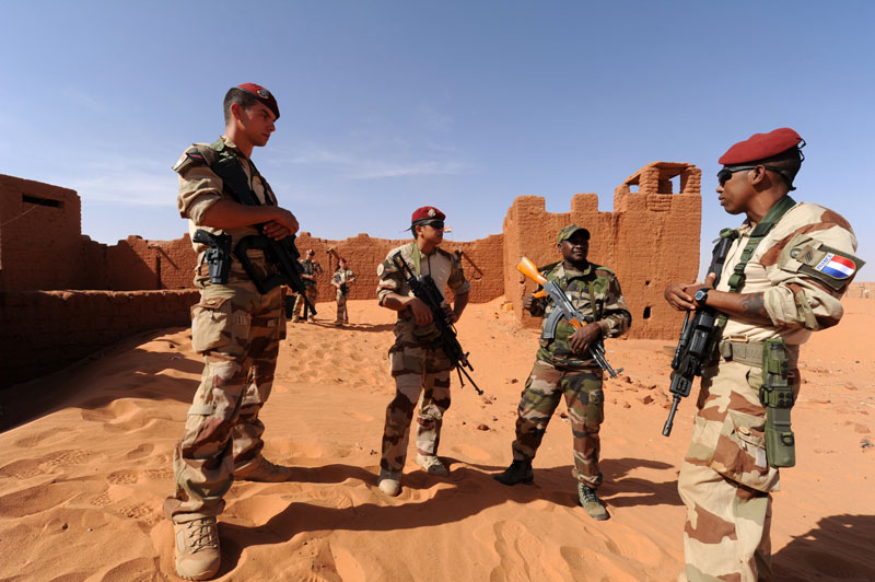 Francia repliega sus tropas en el Sahel mientras la amenaza terrorista aumenta