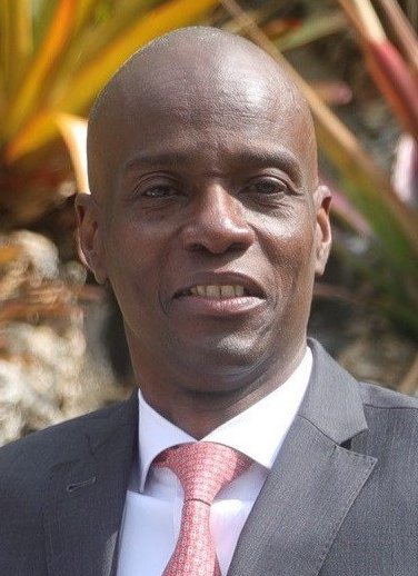 kelly_craft_poses_a_photo_with_haitian_president_moise__cropped_.jpg