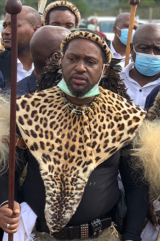 El rey zulú acusado de infidelidad