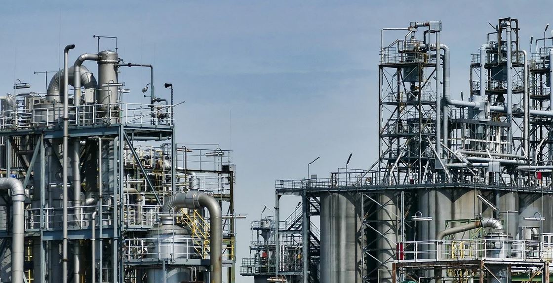 petroleo_refineria_industria_gas_cc0.jpg