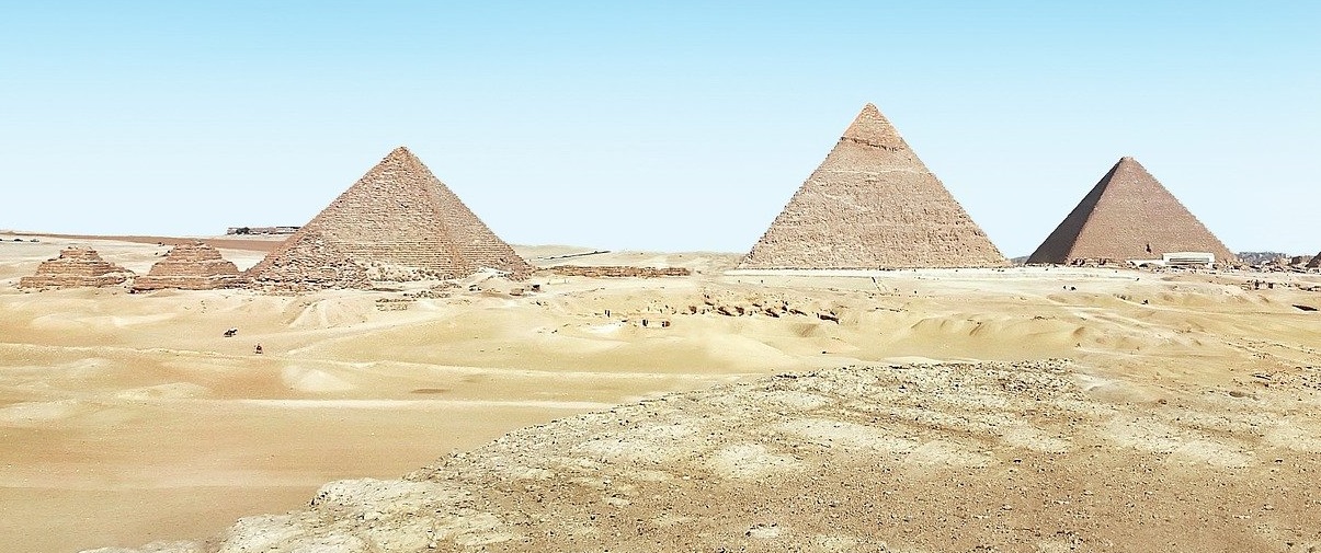 Primera exposición internacional de arte en las Pirámides de Guiza