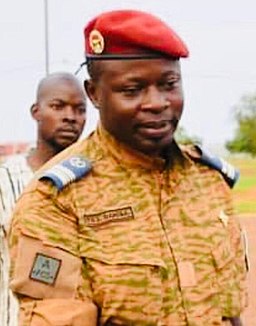 le_lieutenant-colonel_paul_henri_sandaogo_damiba__ouagadougou_le_27_janvier_2022__cropped_.jpg