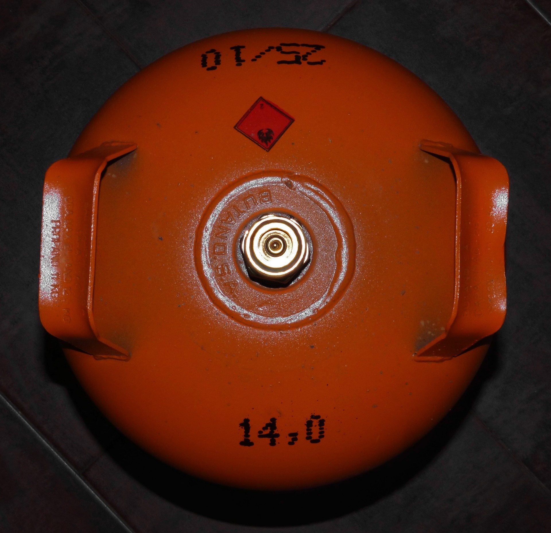 butane-cylinder-g89d64218b_1920.jpg