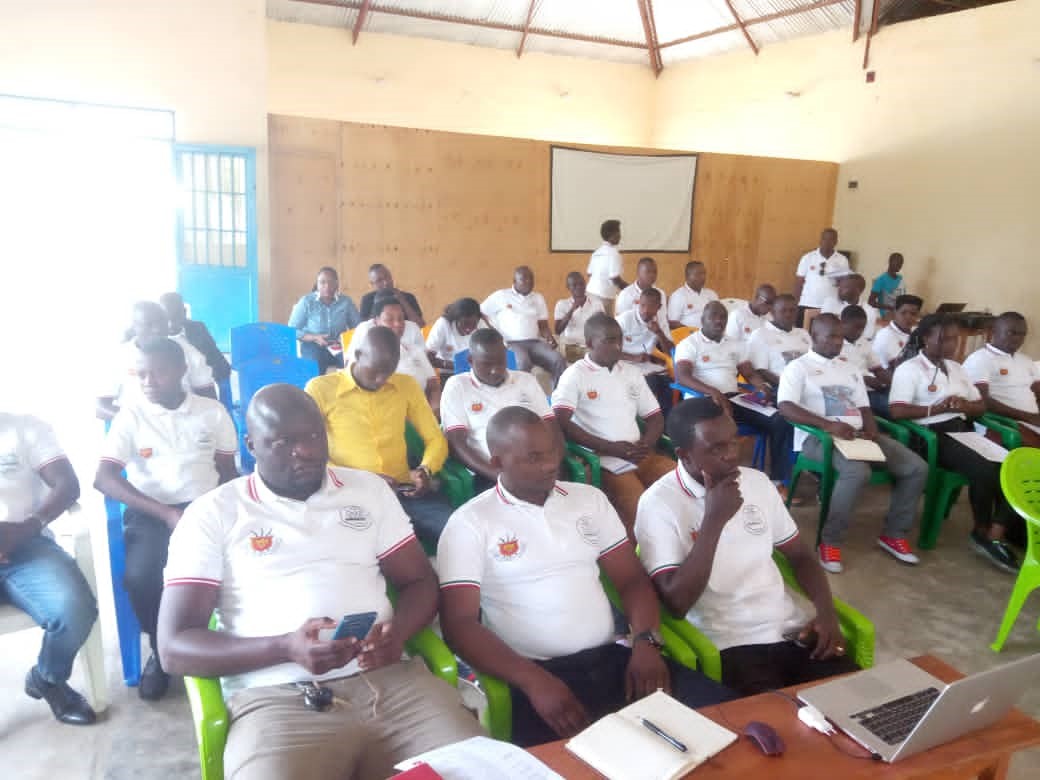 El Consejo Nacional de la Juventud de Burundi organiza un taller sobre liderazgo y cooperativismo