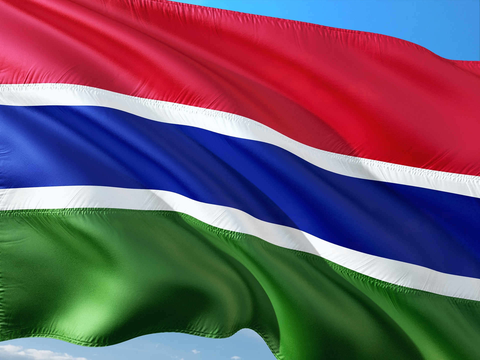 El gobierno de Gambia ingresa dinero por error a más de 27.000 funcionarios