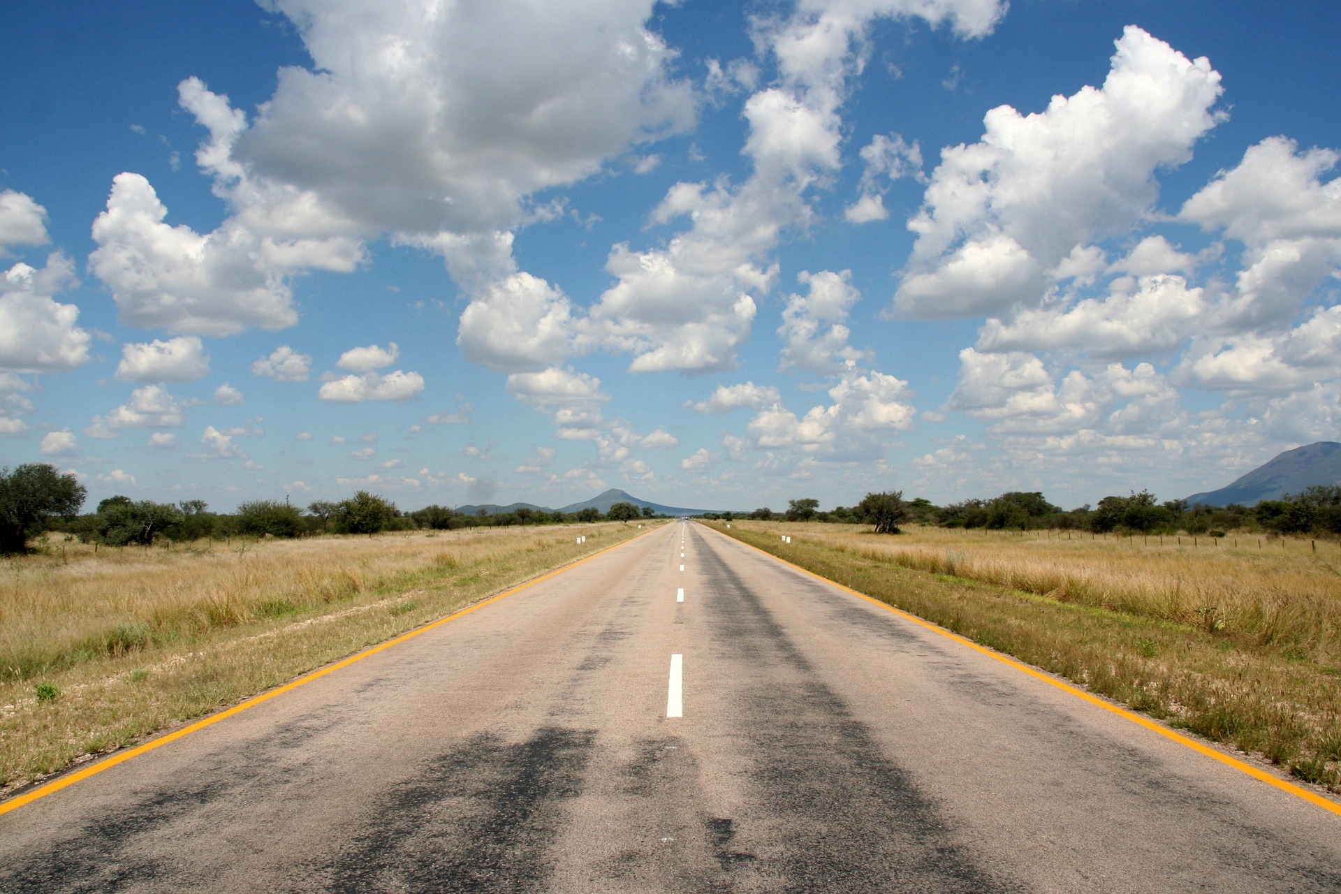 Mozambique destina 288 millones de euros a rehabilitar carreteras rurales y puentes