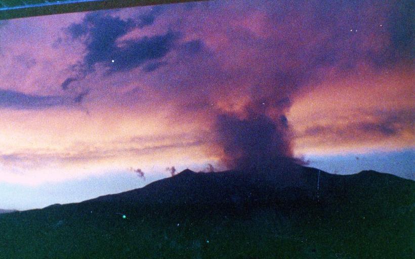 mount_etna_in_eruption.jpg