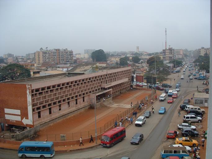 Angola incorpora 125 nuevos autobuses a la flota de Luanda