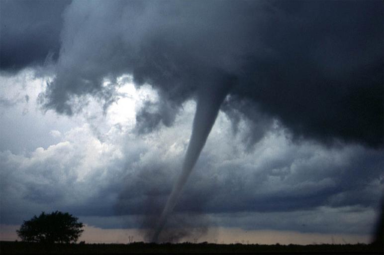 Un tornado y fuertes lluvias provocan la muerte de cuatro personas de Sudáfrica