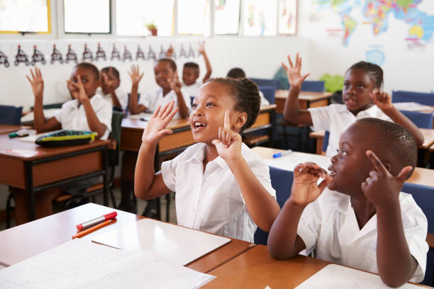 Kenia pide a los colegios privados bajar los precios