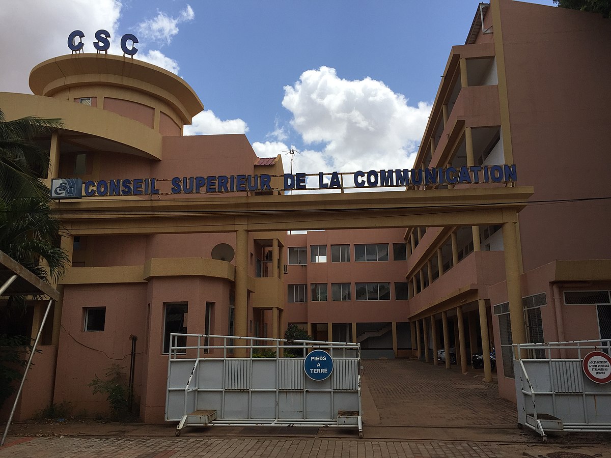 El Consejo Superior de Comunicación de Burkina Faso suspende a BBC y VOA