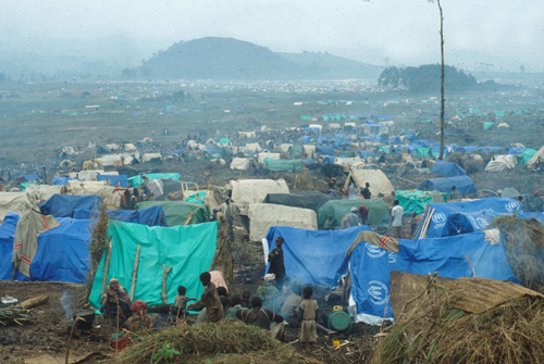 Dos campos de refugiados son bombardeados en RD Congo