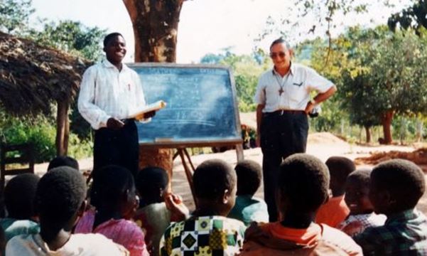 Invertir hoy en educación para construir la paz y la prosperidad de mañana en África, por Lázaro Bustince