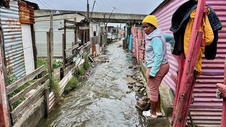 Graves inundaciones en Sudáfrica